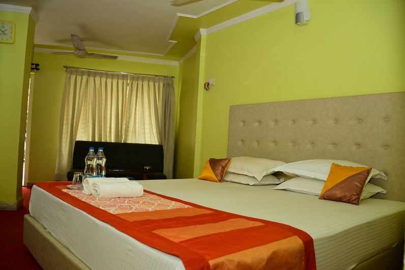 Deluxe Double Bed Non AC Room