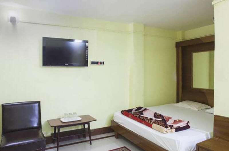 Six Bed AC Room